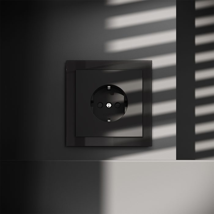 Розетка встраиваемая VOLTUM S70 с заземлением и защитными шторками, 16А, (черный матовый)