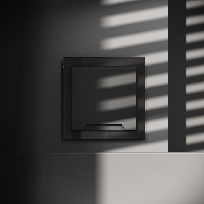 Розетка встраиваемая VOLTUM S70 с заземлением, защитными шторками и крышкой 16А, (черный матовый)