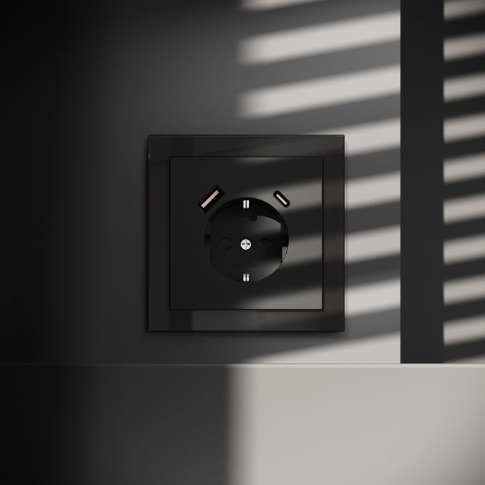 Розетка встраиваемая VOLTUM S70 с заземлением и защитными шторками, 16А, с USB, A+С, (черный матовый
